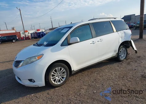 2011 Toyota Sienna Xle V6 Auto Access Seat z USA, uszkodzony, nr VIN 5TDYK3DC9BS109656